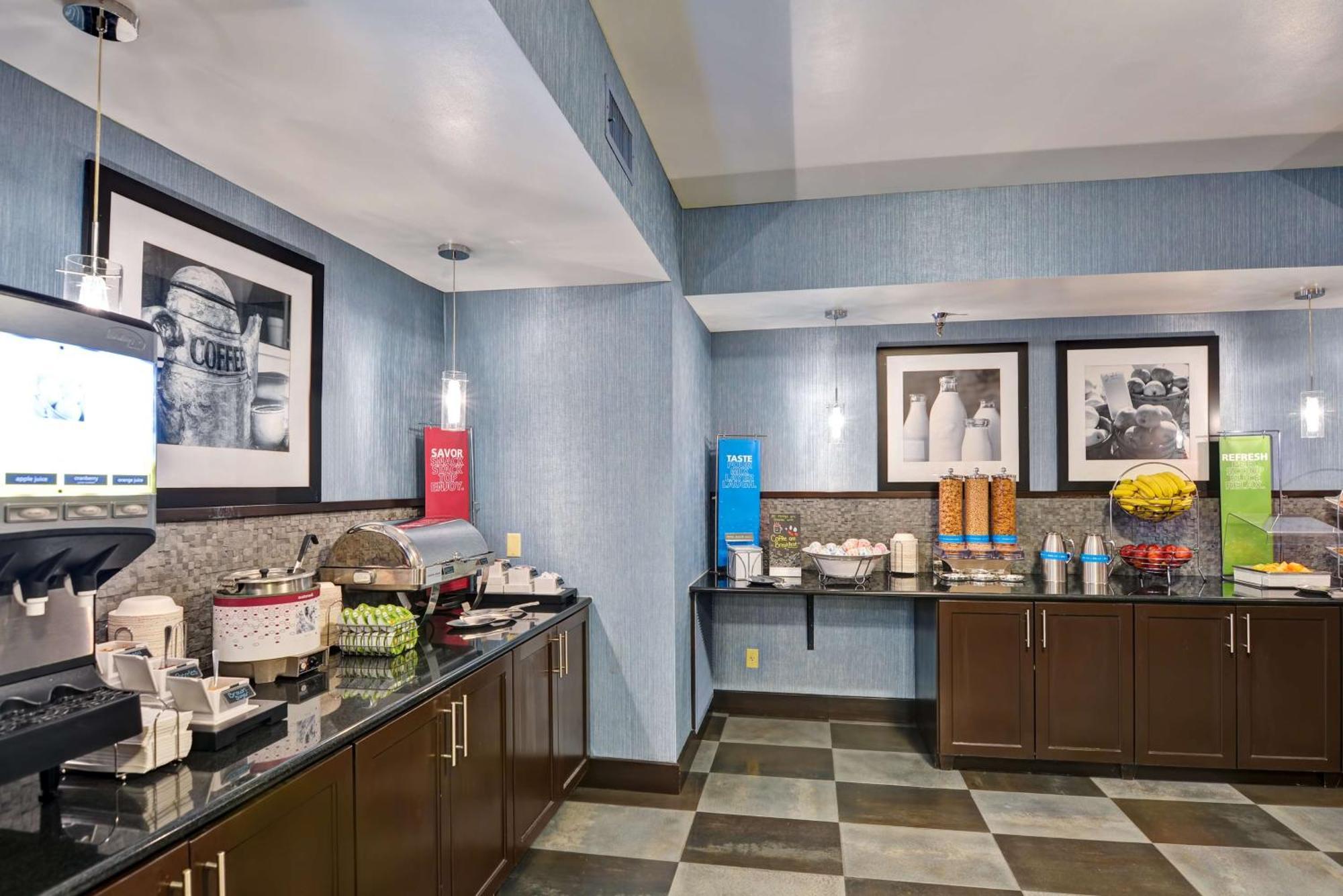Hampton Inn State College Exterior photo