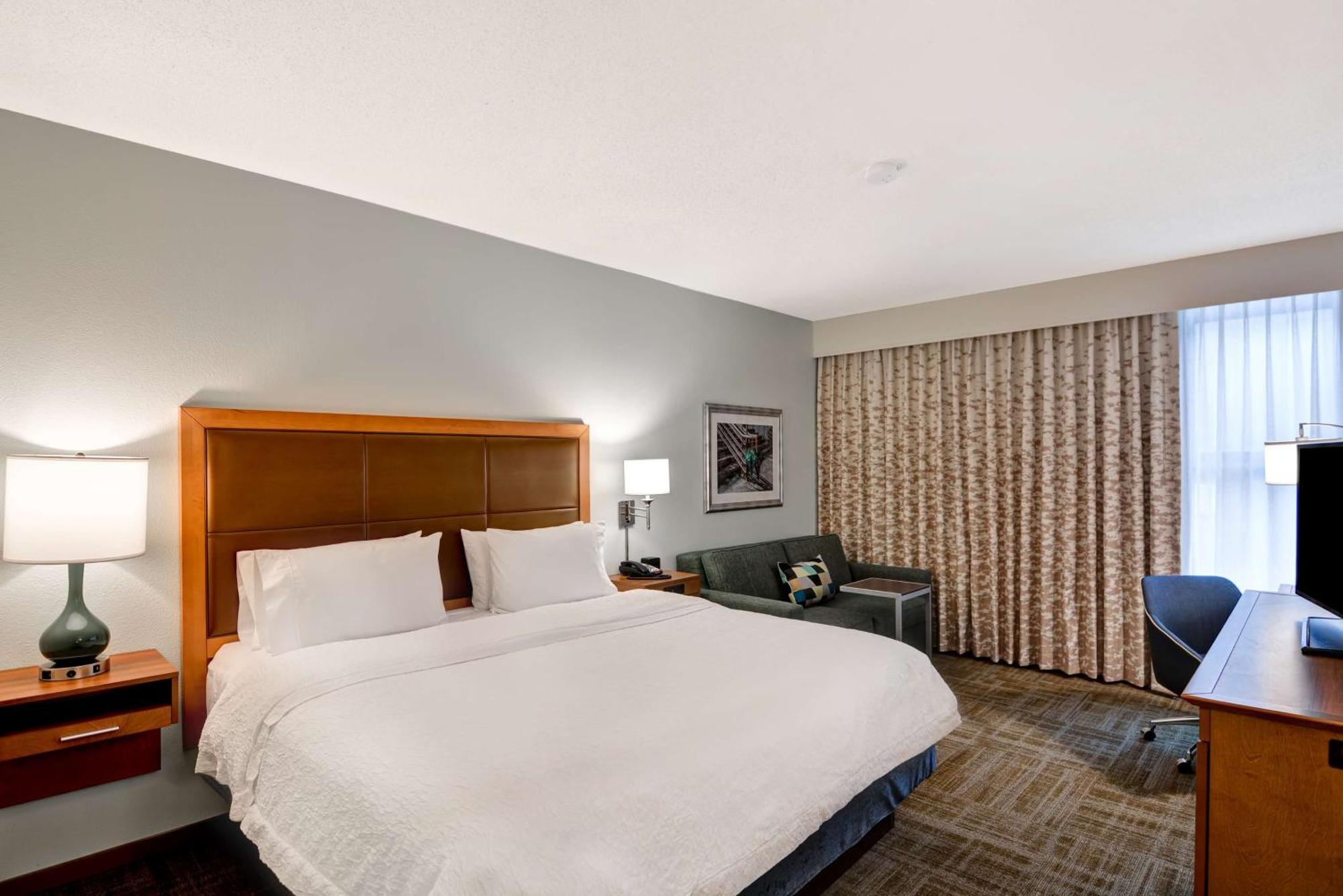 Hampton Inn State College Exterior photo